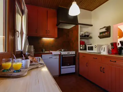 Gut ausgestattete Küche