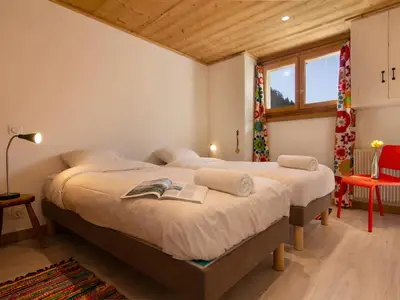 Schlafzimmer 4 mit zwei Einzelbetten