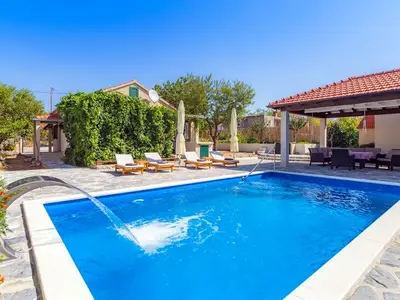 Ferienhaus für 6 Personen in Lećevica 3/10