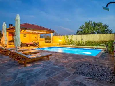 Ferienhaus für 6 Personen in Lećevica 6/10