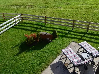 Blick vom Balkon in den Garten