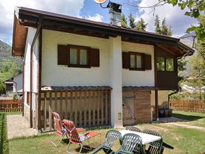 22931761-Ferienhaus-4-Ledro-300x225-2