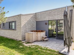 23742102-Ferienhaus-8-Lembruch-300x225-0