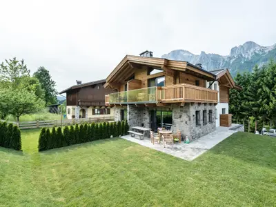 Außenseite Ferienhaus [Sommer]