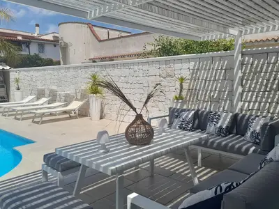 pool