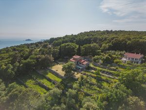 23851330-Ferienhaus-6-Lerici-300x225-3