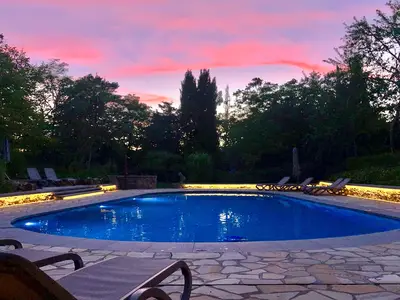 PoolOfHouse