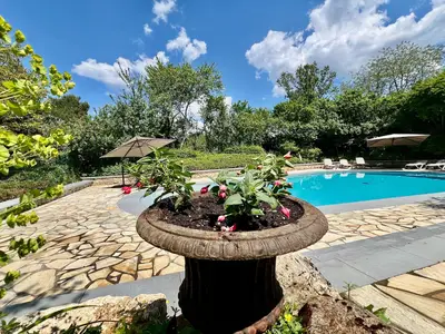 PoolOfHouse