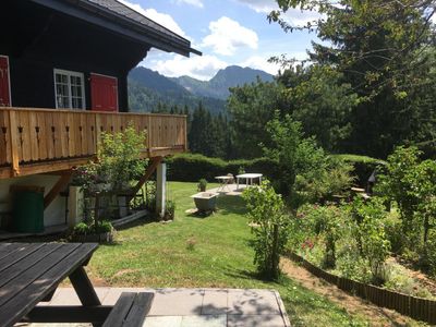 Chalet, Balkon und Garten