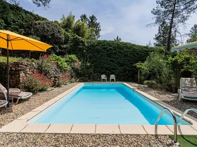 PoolOfHouse