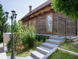 Ferienhaus für 6 Personen (125 m²) ab 205 € in Leskovac Barilovićki