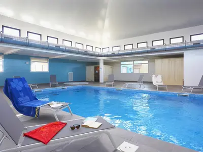 PoolOfHouse