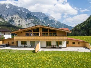 23580729-Ferienhaus-7-Leutasch-300x225-1