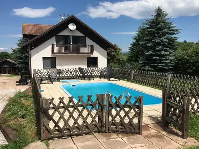 PoolOfHouse