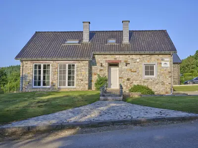 Außenseite Ferienhaus [Sommer]