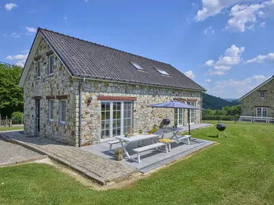 Außenseite Ferienhaus [Sommer]