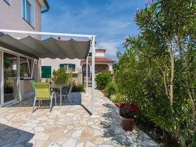 Ferienhaus für 6 Personen (200 m²) in Linardići 8/10