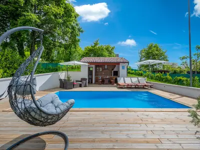 PoolOfHouse