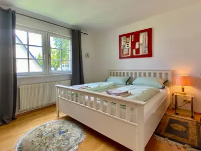 Schlafzimmer 1