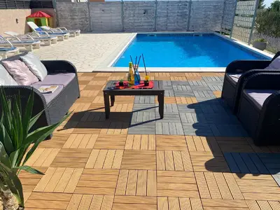 PoolOfHouse