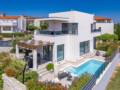 Ferienhaus für 8 Personen (140 m²) in Liznjan 1/10