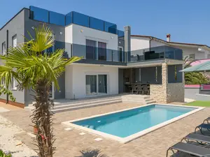 Ferienhaus für 10 Personen (190 m²) in Liznjan