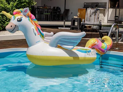 PoolOfHouse