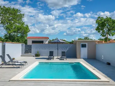 pool
