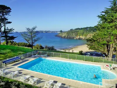 PoolOfHouse