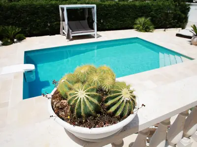 PoolOfHouse