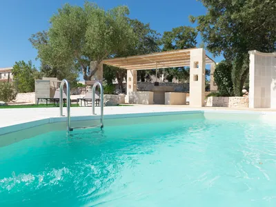 PoolOfHouse