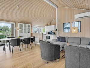 23747317-Ferienhaus-6-Løgstrup-300x225-2