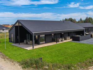 Ferienhaus für 8 Personen (200 m²) in Løkken