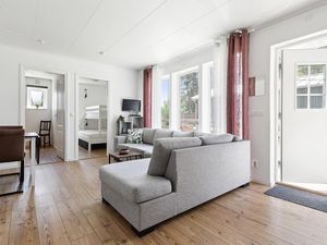 23745578-Ferienhaus-6-Löttorp-300x225-3