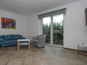 23278966-Ferienhaus-2-Lohmen-300x225-4