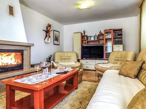 23720979-Ferienhaus-8-Lokvičići-300x225-3