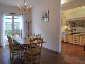 23519366-Ferienhaus-8-Lorgues-300x225-3