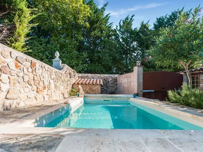 PoolOfHouse