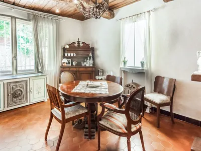 DiningRoom