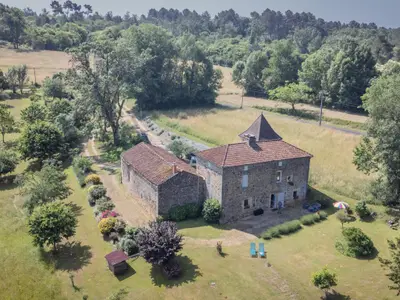 Außenseite Ferienhaus [Sommer]