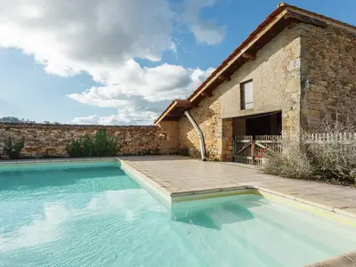 PoolOfHouse