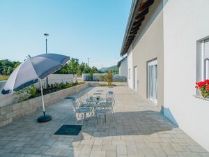 Ferienhaus für 6 Personen (130 m²) in Lovinac