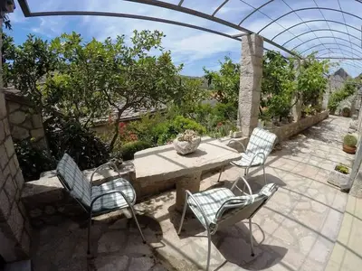 Ferienhaus für 4 Personen in Ložišća 2/10