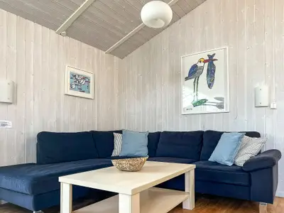 Wohnzimmer mit Sofa