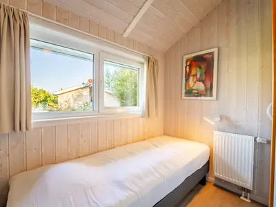 mit Blick ins 2. Schlafzimmer