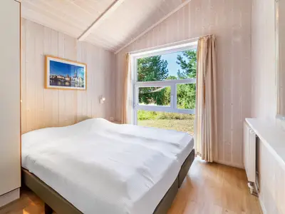 erstes Schlafzimmer mit Einzelbetten