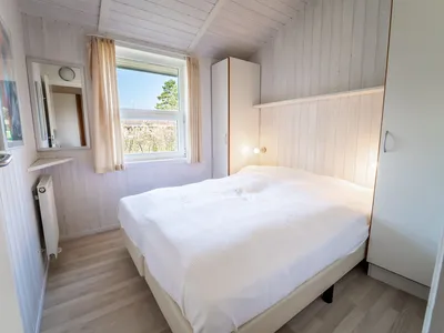 1. Schlafzimmer mit Doppelbett