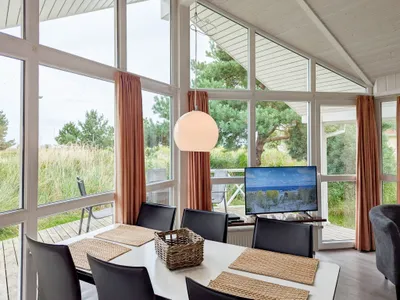 Wohnzimmer mit Essbereich