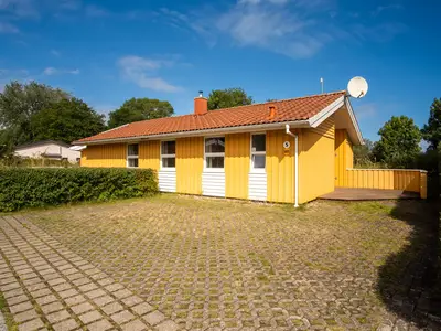 mit Blick in den Eingangsbereich