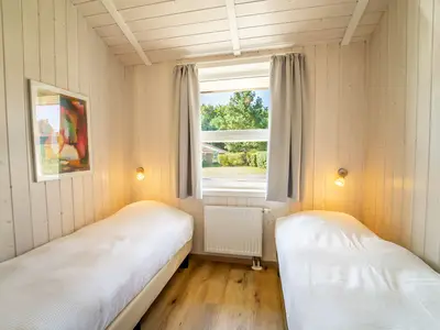 2. Schlafzimmer mit Einzelbetten